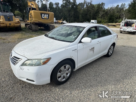 (Anderson, CA) 2008 Toyota Camry Hybrid 4-Door Hybrid Sedan Runs & Moves