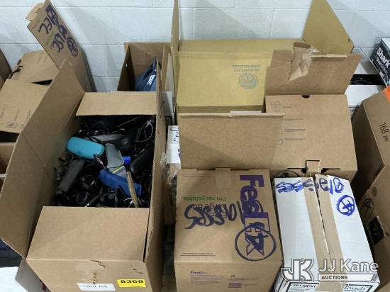 (Salt Lake City, UT) Pallet w/ Airport Lost & Found NOTE: This unit is being sold AS IS/WHERE IS via