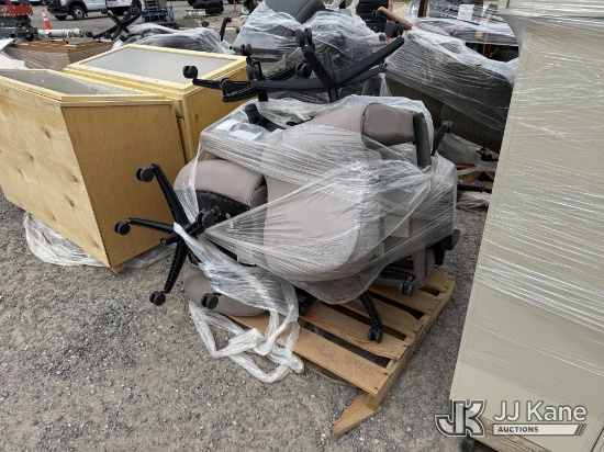 (Sparks, NV) 4 Pallets: Office Chairs NOTE: This unit is being sold AS IS/WHERE IS via Timed Auction