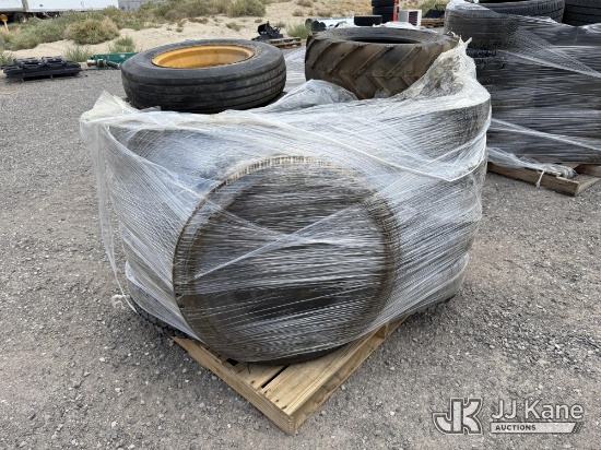 (Sparks, NV) 1 Pallet - Mixed Tires Michelin XDS 225/70R19.5 Used