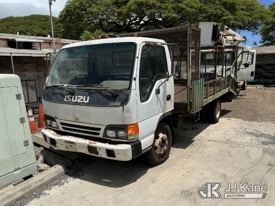 (Kahului, HI) 2001 Isuzu NPR Flatbed Truck Not Running, Condition Unknown) (Engine Performance Conce