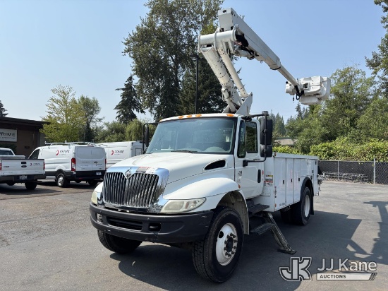 (Bellevue, WA) Altec TA41M, Articulating & Telescopic Material Handling Bucket Truck mounted behind