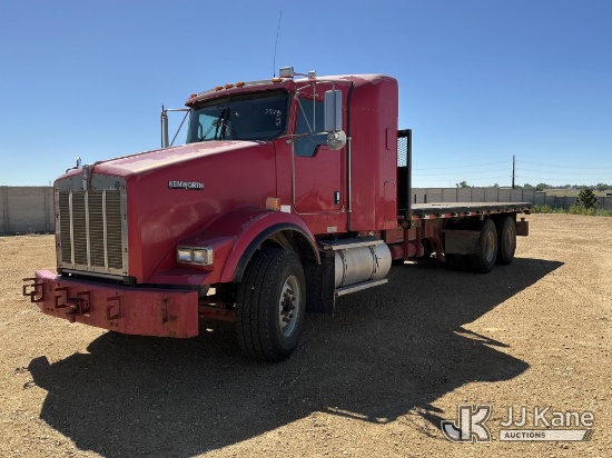 (Fort Lupton, CO) 2011 Kenworth T800 T/A Flatbed Truck Runs & Moves) (Engine Performance Concerns, T