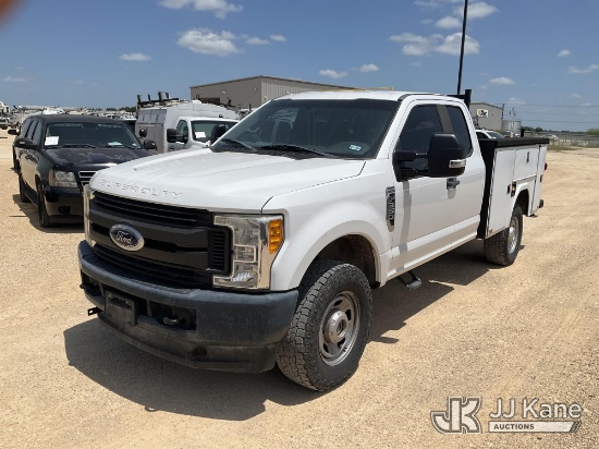 (Marion, TX) 2017 Ford F-350 SD Extended-Cab Service Truck Runs & Moves) (Engine Performance Concern