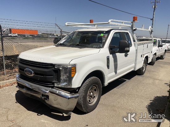 (Dixon, CA) 2017 Ford F-350 SD Utility Truck Runs & Moves