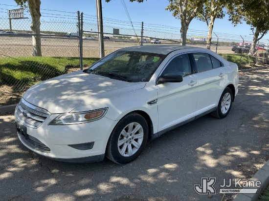 (Dixon, CA) 2010 Ford Taurus 4-Door Sedan Runs & Moves) (Low Fuel