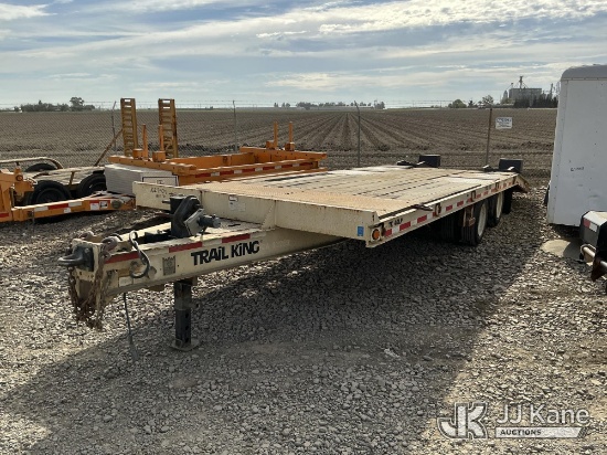 (Dixon, CA) 2005 Trail-King TK40LP-2600 Equipment Trailer Deck Dimensions: Length:21ft, Width:8 ft 4