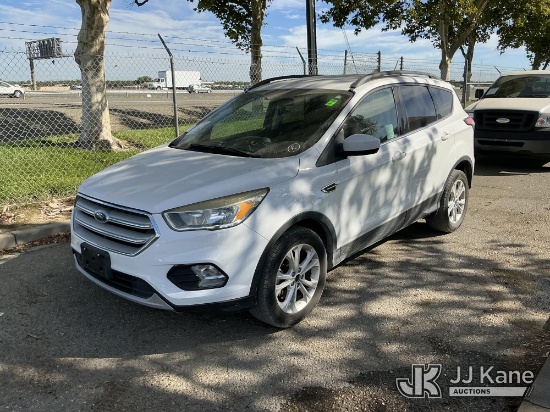 (Dixon, CA) 2018 Ford Escape 4-Door Sport Utility Vehicle Runs & Moves) (Windshield Deficiency