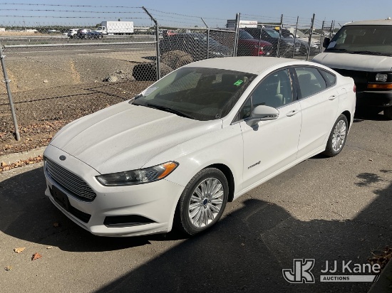(Dixon, CA) 2015 Ford Fusion Hybrid SE 4-Door Sedan Runs & Moves