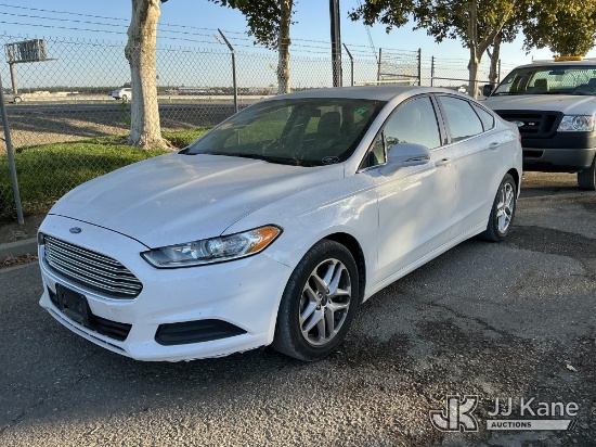 (Dixon, CA) 2013 Ford Fusion 4-Door Sedan Runs & Moves) (Interior Defects-Hood Latch Broken