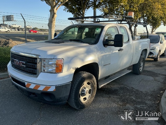 (Dixon, CA) 2013 GMC Sierra 2500HD Extended-Cab Pickup Truck Runs & Moves) (Interior & Exterior Defe