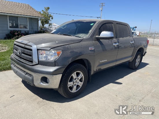 (Dixon, CA) 2013 Toyota Tundra Tundra-Grade CrewMax 5.7L Crew-Cab Pickup Truck Runs & Moves