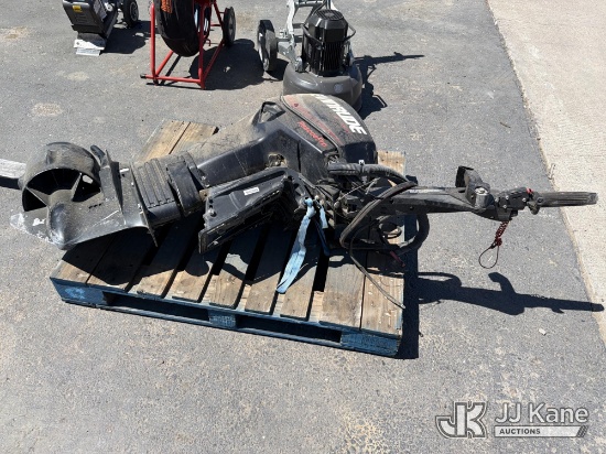 (Dixon, CA) Evinrude 40 Outboard Motor (Used) NOTE: This unit is being sold AS IS/WHERE IS via Timed