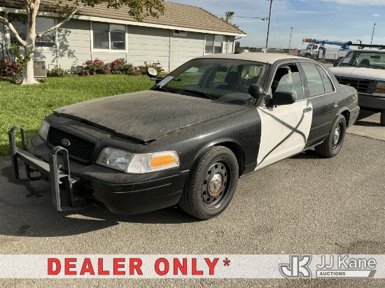 (Dixon, CA) 2008 Ford Crown Victoria Police Interceptor 4-Door Sedan Runs & Moves)(Interior Defects-