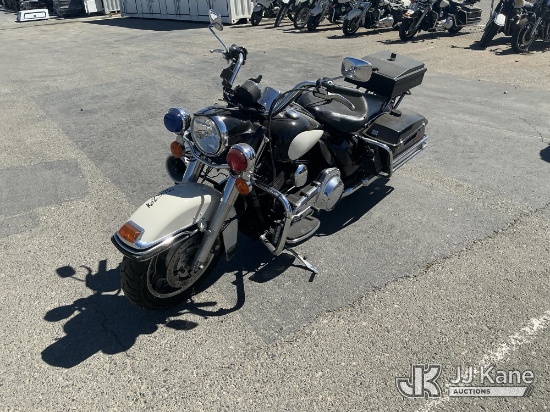 (Dixon, CA) 2010 Harley-Davidson FLHP Motorcycle Runs