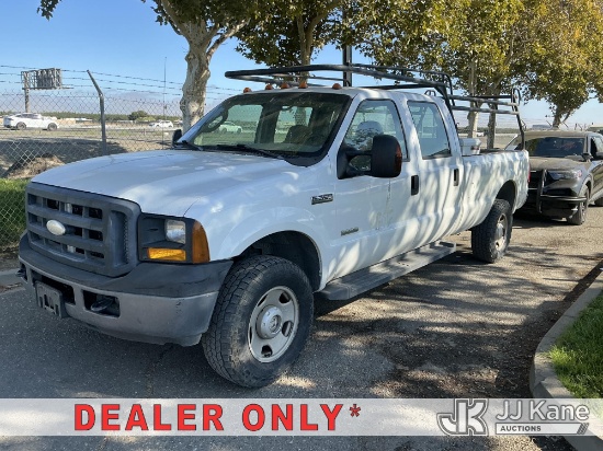 (Dixon, CA) 2006 Ford F-350 SD Crew-Cab Pickup Truck Runs & Moves)(Dash Warning Indicators On-Check