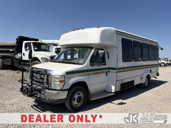 (Dixon, CA) 2011 Ford Econoline E450 Passenger Bus Runs & Moves)(Dash Warning Indicators On
