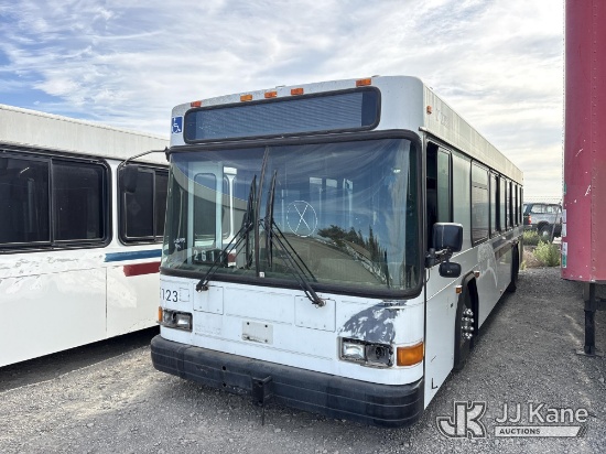 (Dixon, CA) 2002 Gillig Low Floor Bus Not Running, Conditions Unknown