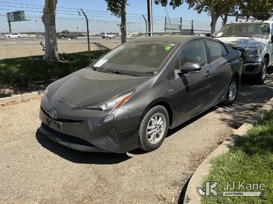 (Dixon, CA) 2017 Toyota Prius 4-Door Hatch Back Runs & Moves