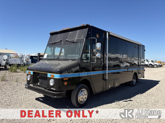 (Dixon, CA) 2002 Freightliner MT45 Chassis RV Command Center Runs & Moves, Horn Does Not Operate