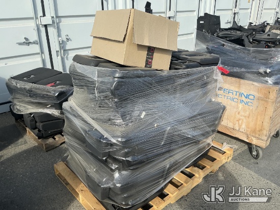 (Dixon, CA) Car Seats (Used) NOTE: This unit is being sold AS IS/WHERE IS via Timed Auction and is l