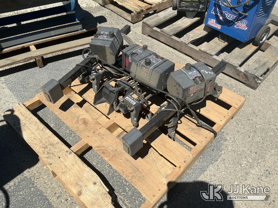 (Dixon, CA) Hunter DSP100 Wheel Alignment (Used) NOTE: This unit is being sold AS IS/WHERE IS via Ti