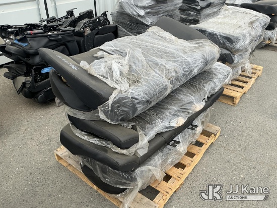 (Dixon, CA) Car Seats (Used) NOTE: This unit is being sold AS IS/WHERE IS via Timed Auction and is l