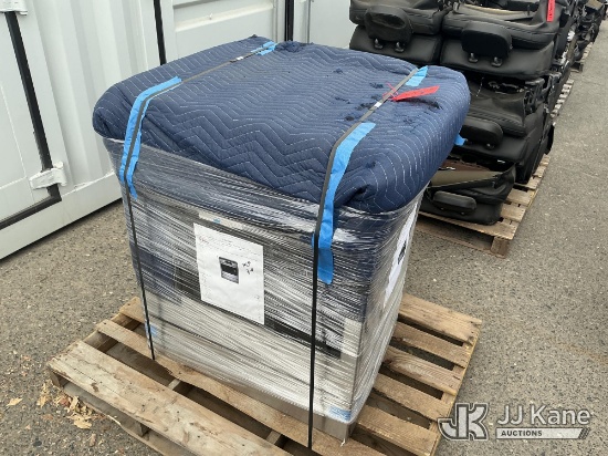 (Dixon, CA) Bosch 30in Oven (Used) NOTE: This unit is being sold AS IS/WHERE IS via Timed Auction an