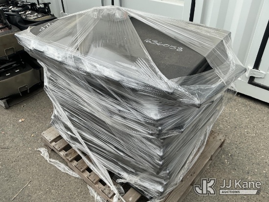 (Dixon, CA) Car Truck Inserts (Used) NOTE: This unit is being sold AS IS/WHERE IS via Timed Auction