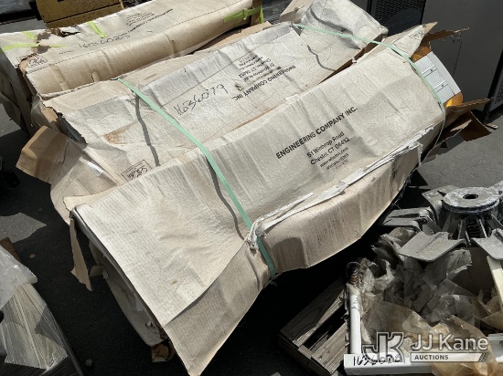 (Dixon, CA) Light Bars (Used) NOTE: This unit is being sold AS IS/WHERE IS via Timed Auction and is