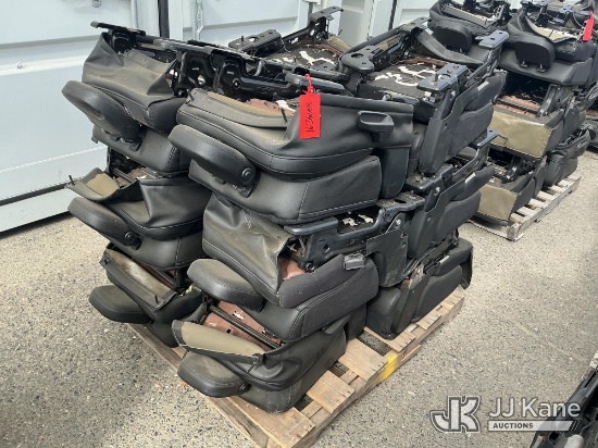 (Dixon, CA) Car Seats (Used) NOTE: This unit is being sold AS IS/WHERE IS via Timed Auction and is l