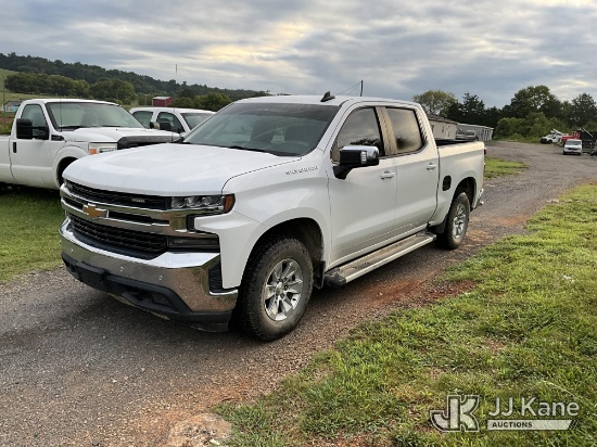 (Kodak, TN) 2019 Chevrolet Silverado 1500 4x4 Crew-Cab Pickup Truck Runs & Moves) (Dash Warning Indi