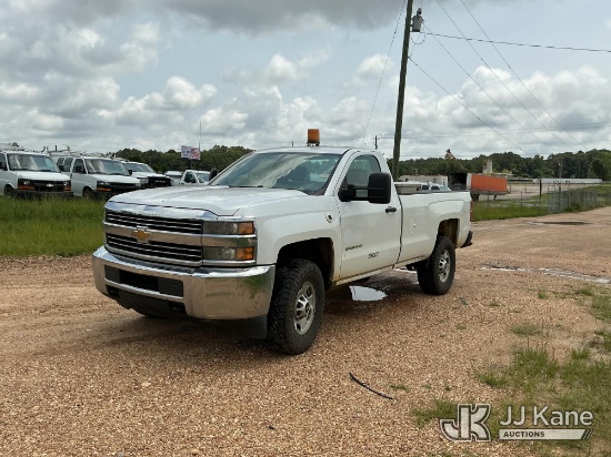 (Byram, MS) 2015 Chevrolet Silverado 2500HD Pickup Truck Runs & Moves) (Tailgate Guard Missing, Inte
