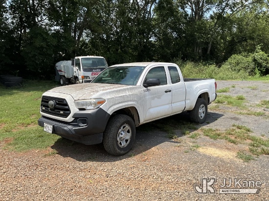 (Kodak, TN) 2018 Toyota Tacoma SR5 Access Cab I4 6AT 4WD Pickup Truck Runs & Moves) (Dash Warning In
