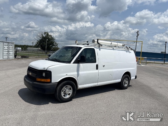 (Lebanon, TN) 2013 Chevrolet Express G2500 Cargo Van Runs & Moves) (Dash Warning Indicators On