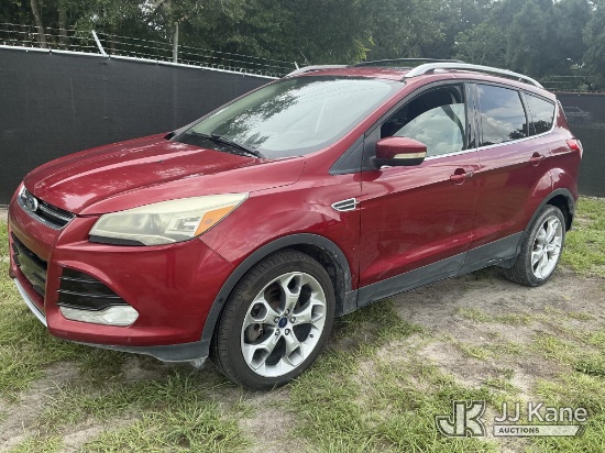 (Tampa, FL) 2013 Ford Escape Titanium 4-Door Sport Utility Vehicle Runs & Moves) (Dash Warning Indic