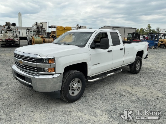 (China Grove, NC) 2015 Chevrolet Silverado 2500HD 4X4 Extended-Cab Pickup Truck Runs & Moves) (Dash