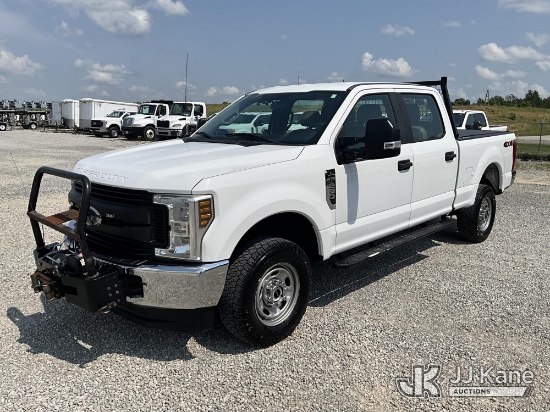 (Madisonville, KY) 2019 Ford F250 4x4 Crew-Cab Pickup Truck Runs & Moves) (Dash Warning Indicator On