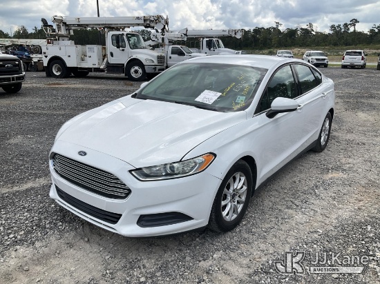 (Hammond, LA) 2016 Ford Fusion S 4-Door Sedan Runs & Moves) (Dash Warning Indicators On) ( Seller S