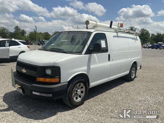 (Verona, KY) 2014 Chevrolet Express G1500 Cargo Van Runs & Moves
