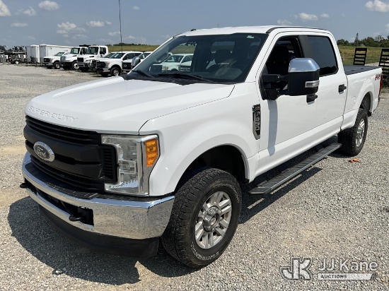 (Madisonville, KY) 2017 Ford F-350 SD Crew-Cab Pickup Truck Runs & Moves) (Dash Warning Indicator On