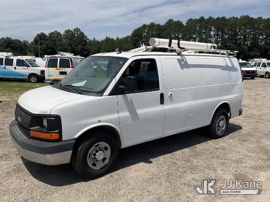 (Florence, SC) 2014 Chevrolet Express G2500 Cargo Van Runs & Moves) (Rear Door Won't Fully Open