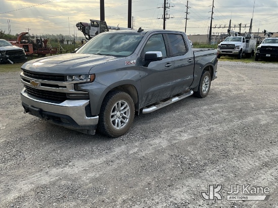 (Elizabethtown, KY) 2019 Chevrolet Silverado 1500 Z71 4WD Crew-Cab Pickup Truck Runs Rough, Moves) (
