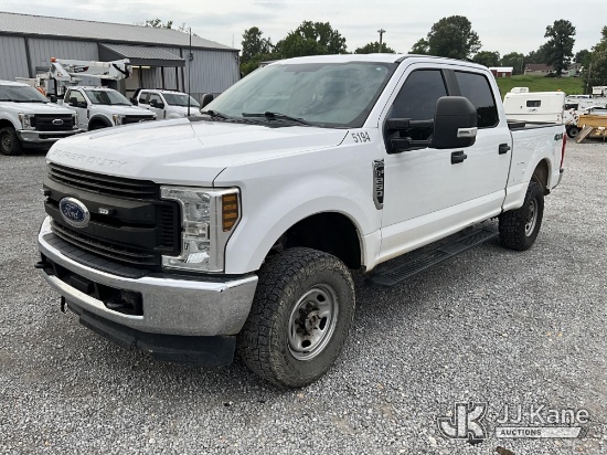 (Clay, KY) 2018 Ford F250 4x4 Crew-Cab Pickup Truck Runs & Moves) (Dash Warning Indicators On, Oil C