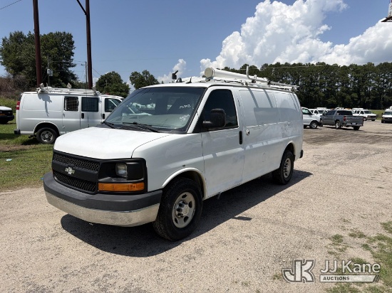 (Moncks Corner, SC) 2014 Chevrolet Express G2500 Cargo Van Runs & Moves) (Dash Warning Indicator Lig