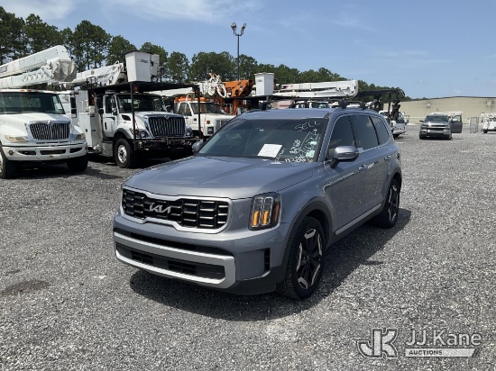 (Hammond, LA) 2024 Kia Telluride 4-Door Sport Utility Vehicle Runs & Moves) (Seller States: Flood Ve