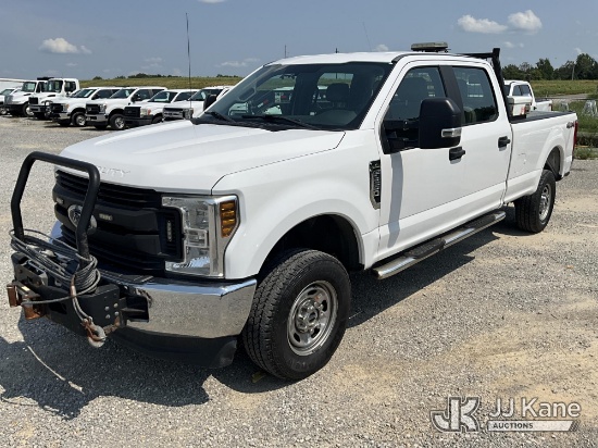 (Madisonville, KY) 2018 Ford F250 4x4 Crew-Cab Pickup Truck Runs & Moves) (Dash Warning Indicator On