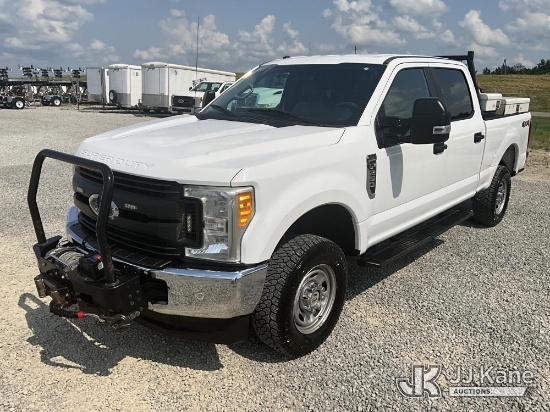 (Madisonville, KY) 2017 Ford F250 4x4 Crew-Cab Pickup Truck Runs & Moves) (Dash Warning Indicator On