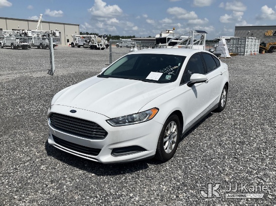(Hammond, LA) 2016 Ford Fusion 4-Door Sedan Runs & Moves) (Dash Warning Indicator On