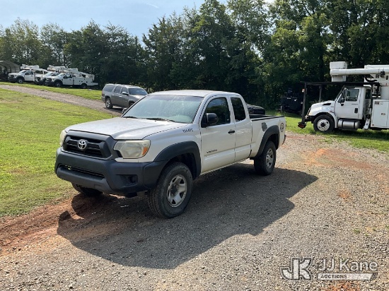 (Kodak, TN) 2014 Toyota Tacoma Extended-Cab Pickup Truck Runs & Moves) (Engine Performance Concerns-